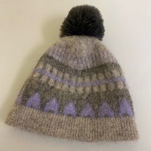 BANANA REPUBLIC Beanie with Pom Pom